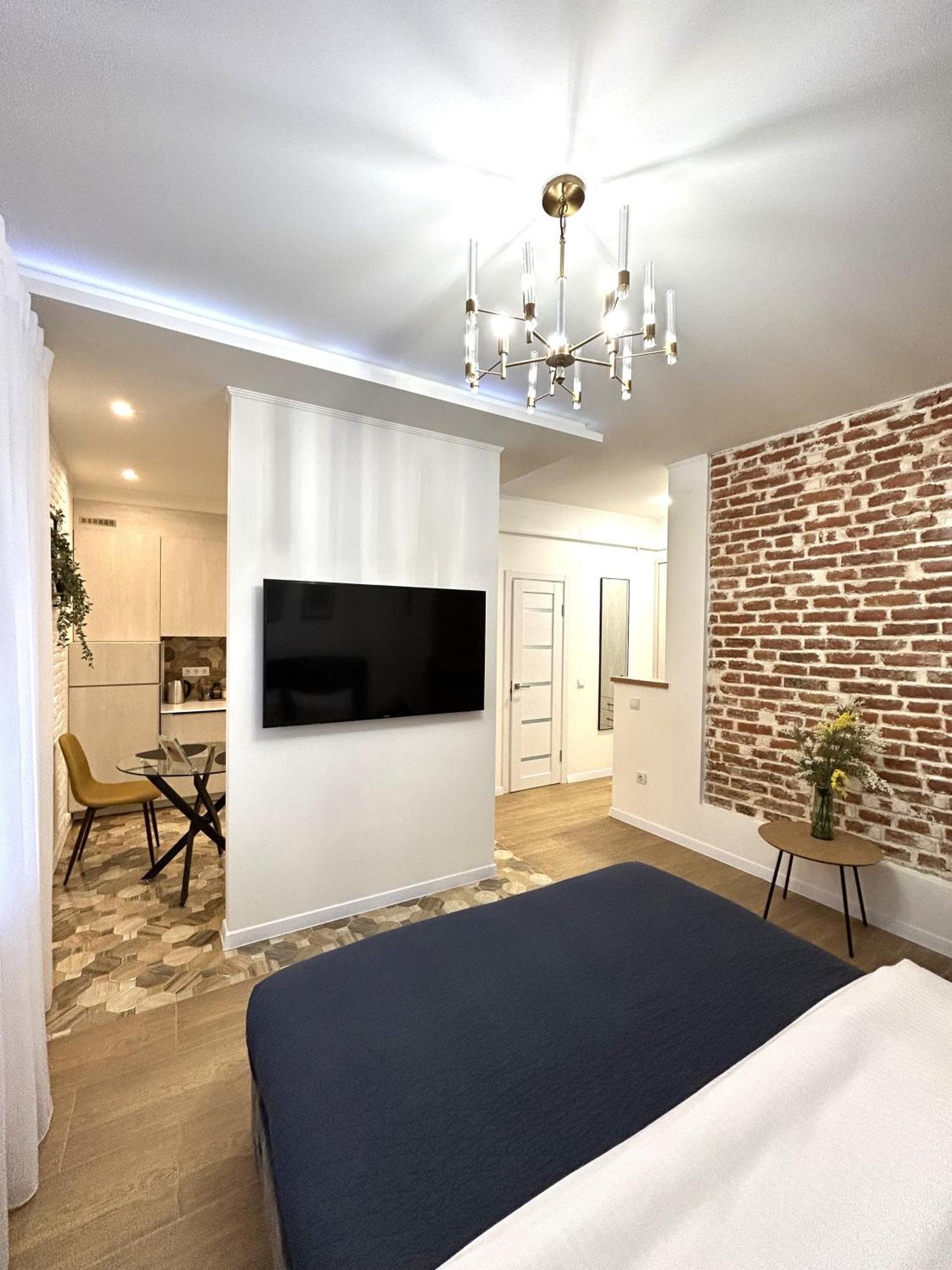 Modern Apartment, 100M To Opera Leopoli Esterno foto