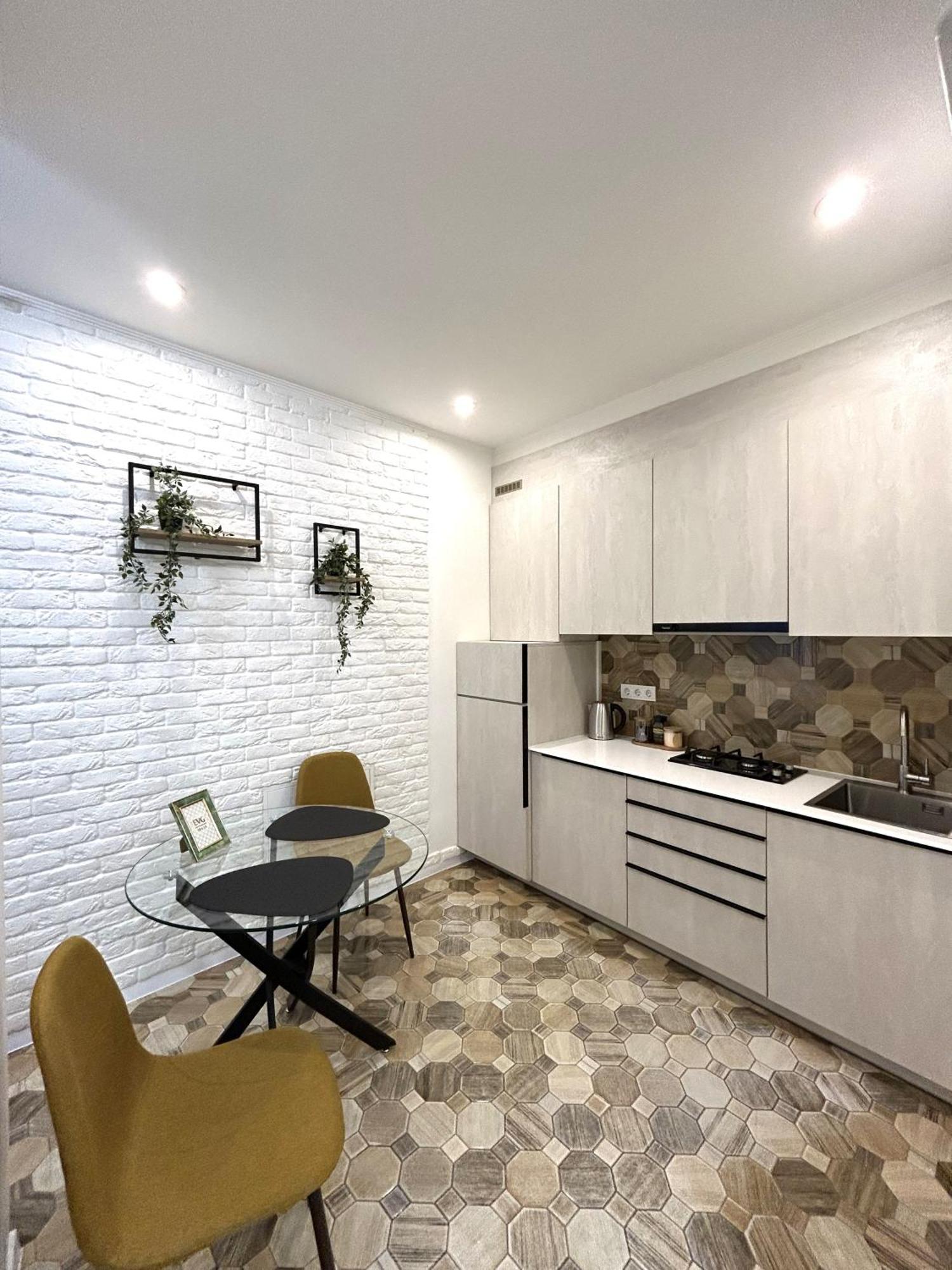 Modern Apartment, 100M To Opera Leopoli Esterno foto